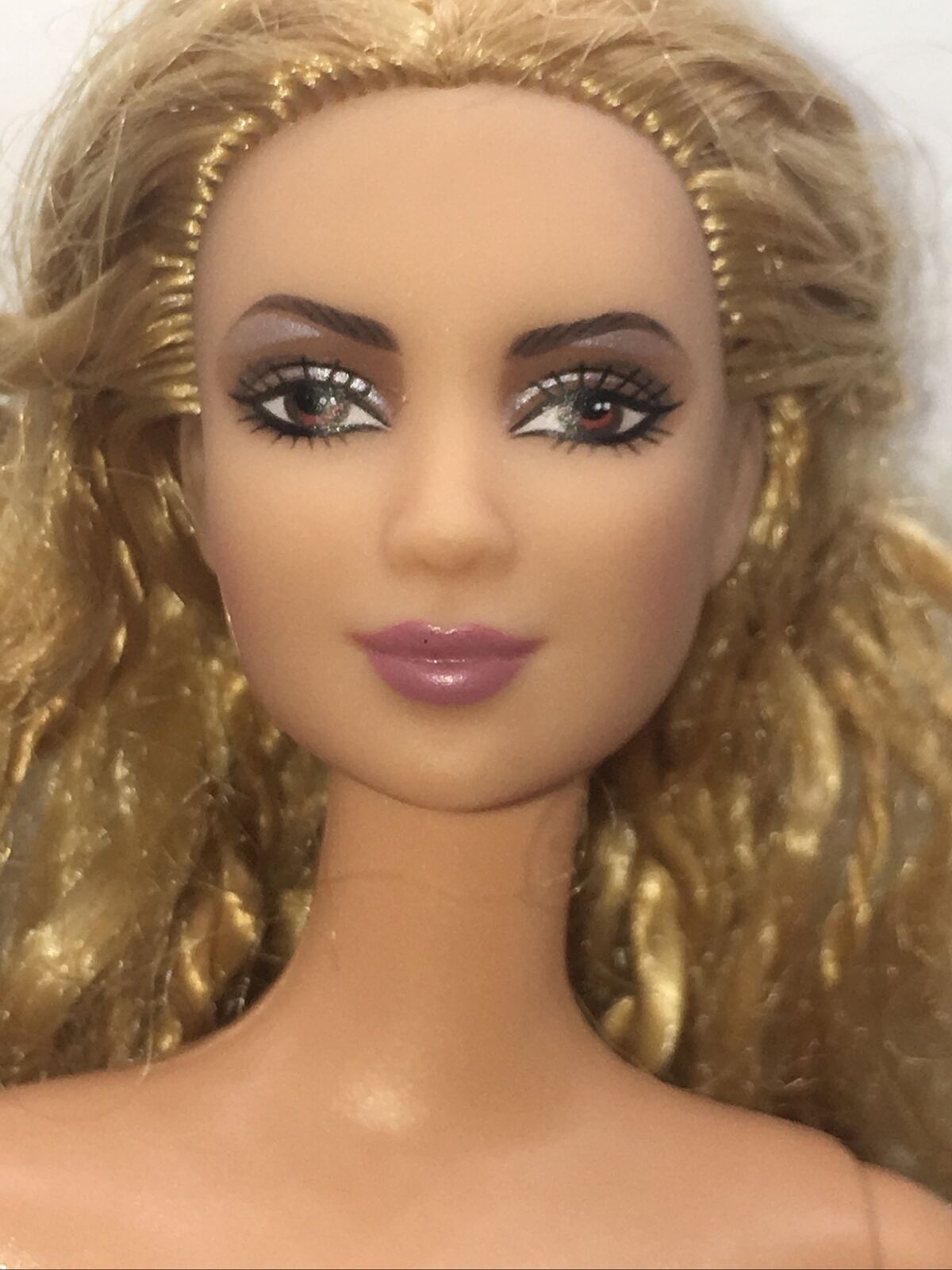 2003 Barbie Shakira Latina Hispanic Lea Kayla Face Blonde Brown Eyes Doll