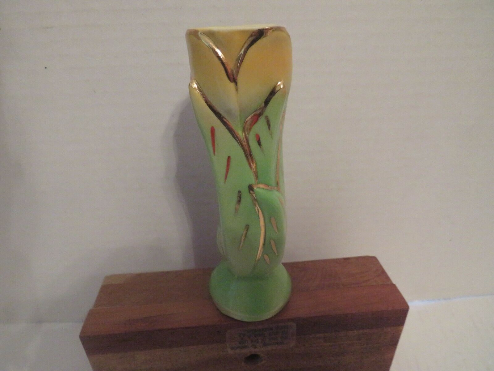 Vintage Shawnee Pottery Figural Yellow Tulip Floral Bud Vase #1115 Usa Gold Trim